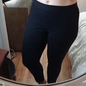 Sound/style platinum stretch Lucy legging